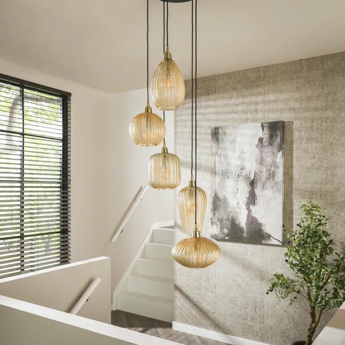 suspension_vshape_ambre___cm_verre___lampes_0.webp Flash Sale Zijlstra Suspension V-Shape, ambre, Ø 40 cm, verre, à 5 lampes