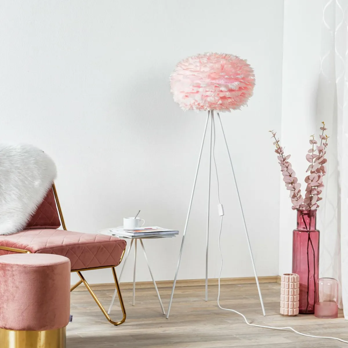 umage_eos_medium_lampadaire_rose_trpied_blanc_0.webp New UMAGE Eos medium lampadaire rose trépied blanc